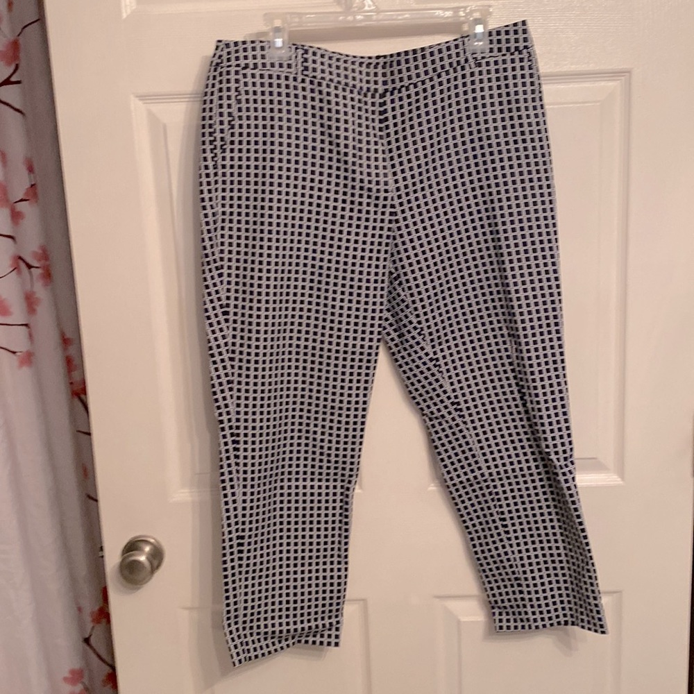 Anne Klein capri pant size 10.